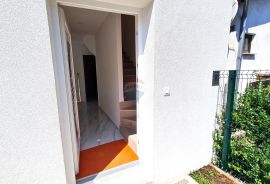 Zagreb, Donja Dubrava, DB+2SS+PM+terasa+vrt, Donja Dubrava, Casa