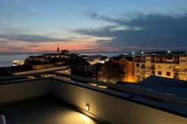 Umag, centar - jedinstveni penthouse studio, izvanredan pogled, Umag, Appartment