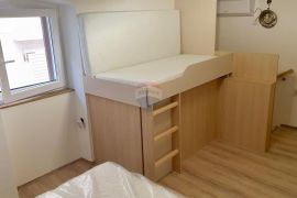 Baška - uređeni dvoetažni stan 23m2, Baška, Apartamento