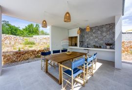 OTOK KRK-GRAD KRK,bliža okolica mode3rna villa na prodaju, Krk, Haus