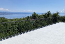 IKA - OPRIĆ, Stan 2.950€/m2 od 111,30 m2  sa 2 terase, Opatija - Okolica, Daire