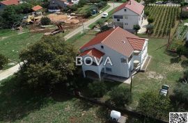 Kuća 220 m2 – Poljica Brig *Velika okućnica* (ID-2481/E), Nin, Casa