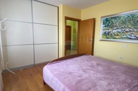 Rešetari, stan, 3S+DB, 133m2, dva parkinga, pogled na more, Kastav, Appartment