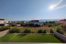 Otok Krk, nova villa sa bazenom na odličnoj lokaciji, Krk, Famiglia