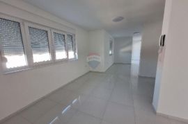 Crikvenica- novogradnja 3S+DB 400m od mora, Crikvenica, Appartment