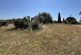 Istra, Poreč - okolica, građevinsko zemljište u centru manjeg naselja, Poreč, Land