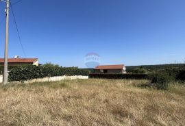 Istra, Poreč - okolica, građevinsko zemljište u centru manjeg naselja, Poreč, Land