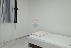 Istra, Poreč dva stana u prizemlju vrhunska lokacija, Poreč, Appartement