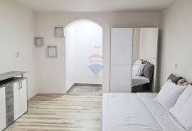 Istra, Poreč dva stana u prizemlju vrhunska lokacija, Poreč, Appartment