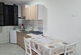 Istra, Poreč dva stana u prizemlju vrhunska lokacija, Poreč, Apartamento