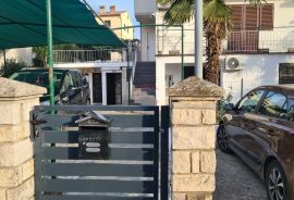 Istra, Poreč dva stana u prizemlju vrhunska lokacija, Poreč, Appartement