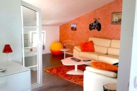 Rovinj,odličan stan 77m2+2 parking mjesta, Rovinj, Flat