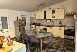 Rovinj,odličan stan 77m2+2 parking mjesta, Rovinj, Apartamento