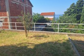 Selce- prizemlje 46.25m2 sa okućnicom i parkingom, Crikvenica, Flat