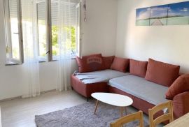 Umag, 2. red od mora, stan 22 m2 + spremište 3,5 m2, Umag, Apartamento