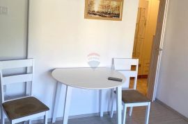 Umag, 2. red od mora, stan 22 m2 + spremište 3,5 m2, Umag, Appartment