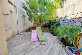 OTOK KRK-GRAD KRK,apartman u prizemlju sa vrtom, Krk, Flat