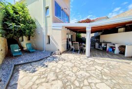 OTOK KRK-GRAD KRK,apartman u prizemlju sa vrtom, Krk, Kвартира