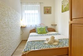 Istra, Poreč, apartmanska kuća s 5 stambenih jedinica i bazenom, Poreč, House