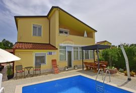 Istra, Poreč, apartmanska kuća s 5 stambenih jedinica i bazenom, Poreč, House