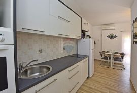 Istra, Poreč, apartmanska kuća s 5 stambenih jedinica i bazenom, Poreč, Famiglia