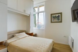 OPATIJA,CENTAR- stan 1. red do mora, balkon, parking, pogled na more, Opatija, Appartamento