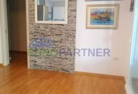 Komforan 3-sobni stan s DB i velikom zatvorenom terasom, 120 m2, prodaja, Split, Apartamento