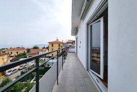 OPATIJA,CENTAR- stan, parking, okućnica, balkon, pogled na more, Opatija, Appartamento