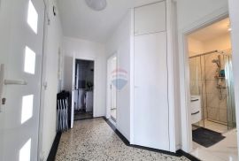 OPATIJA,CENTAR- stan, parking, okućnica, balkon, pogled na more, Opatija, Apartamento