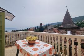 OPATIJA- stan s terasom, pogled na more, blizu plaže, Opatija, Διαμέρισμα