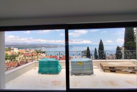 OPATIJA,CENTAR- penthouse, otvoreni pogled na more, garaža, lift, Opatija, Appartamento