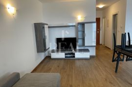 Fantastičan stan s garažom, kompletno namješten!, Rijeka, Appartment