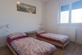 Rovinj, novogradnja, prekrasan stan za najam 1500+PDV - od 1.9.2024, Rovinj, Appartment