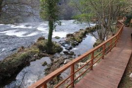 Lika,Donji Lapac,novouređena kuća,blizina rijeke Une, Donji Lapac, Casa