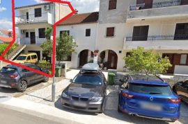 Rovinj,kuća na Valbruni-u naravi 3 stana,savršena lokacija-182m2, Rovinj, Ev