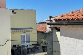 Krk-centar,stara gradska jezgra,60 m2, Krk, House