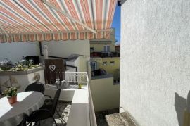 Krk-centar,stara gradska jezgra,60 m2, Krk, House