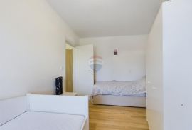 Istra, Ližnjan,novi apartman, 1.kat, 2SS, pogled, Ližnjan, Appartment