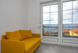 Crikvenica- 2S+DB- 63.88m2- prekrasan pogled, 2 terase, parking i okućnica, Crikvenica, Daire