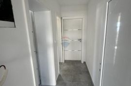 Crikvenica- 2S+DB sa prekrasnim pogledom, 2 terase i parkingom, Crikvenica, Apartamento