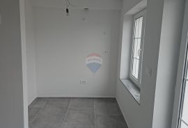 Crikvenica- 2S+DB sa prekrasnim pogledom, 2 terase i parkingom, Crikvenica, Apartamento