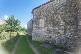 Istra, Juršići - malo autohtono imanje na rubu naselja, Svetvinčenat, House