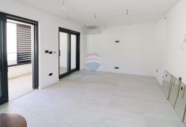 POREČ, centar- stan s garažom u novogradnji, Poreč, Appartment