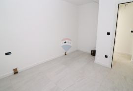 POREČ, centar- stan s garažom u novogradnji, Poreč, Apartamento