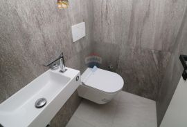 POREČ, centar- stan s garažom u novogradnji, Poreč, Apartamento