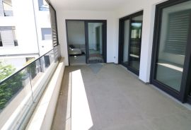 POREČ, centar- moderan stan s garažom, Poreč, Appartement