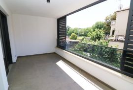 POREČ, centar- moderan stan s garažom, Poreč, Appartement