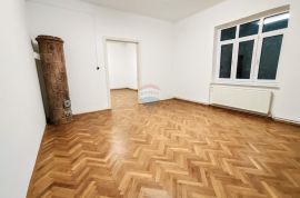 Karlovac; Zvijezda stan 4S+DB od 258 m2 pogodan za poslovne djelatnosti, Karlovac, Appartement