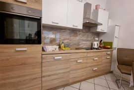 Rovinj - stan s dvije spavaće sobe i garažom, Rovinj, Apartamento