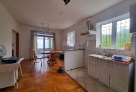 OPATIJA,BREGI- kuća 395.45 m2 na parceli 860 m2 sa pogledom na more, Matulji, Famiglia